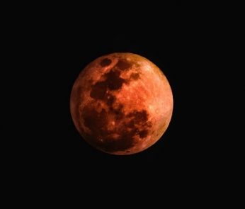 Eclissi di Luna nelle Marche: la Luna di Sangue