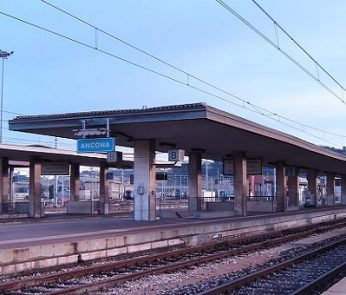 I binari della stazione di Ancona Centrale