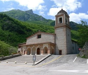 Il Santuario Madonna dell'Ambro a Montefortino